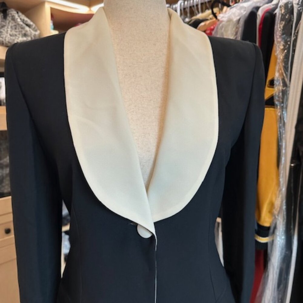 Moschino Couture Black and Off-white Size 38 Coat - Picture 4 of 16